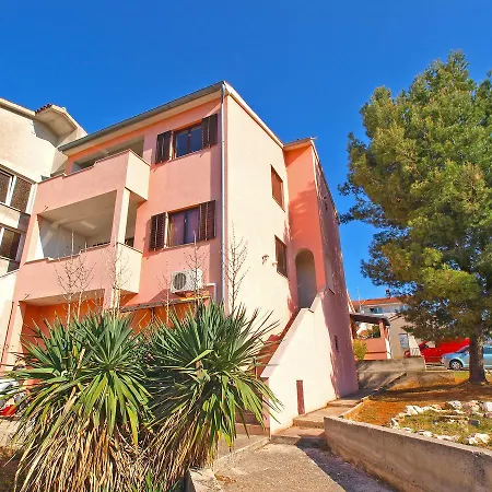 Sandra 1335 Appartement *